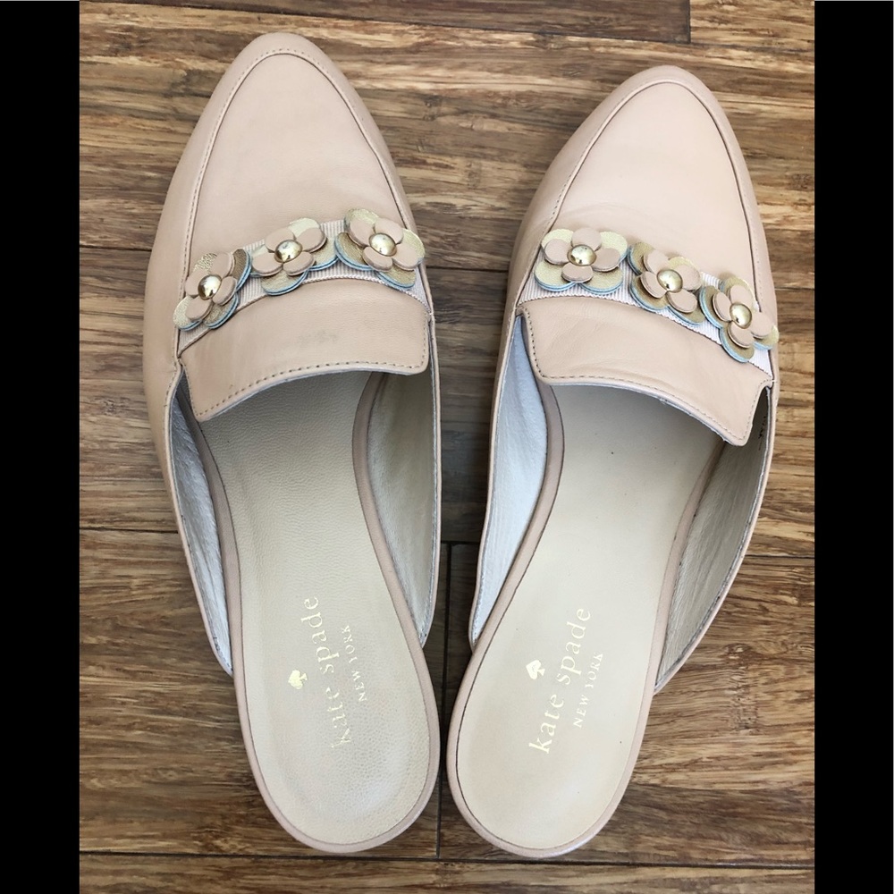 Kate Spade ‘Carilee’ slide mules in cream colored leather with flower accents